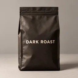 一袋印着 DARK ROAST 字样的无品牌咖啡豆